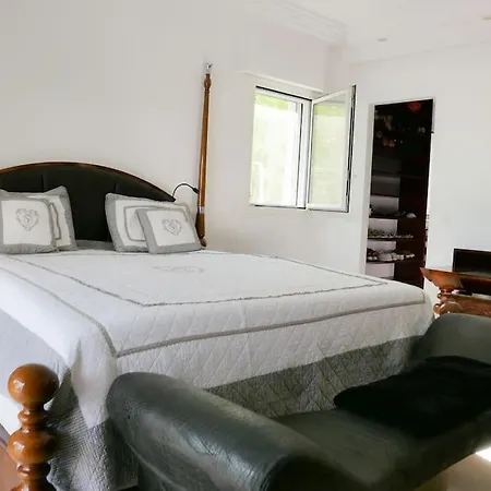 Villa Stunning Private With Pool In