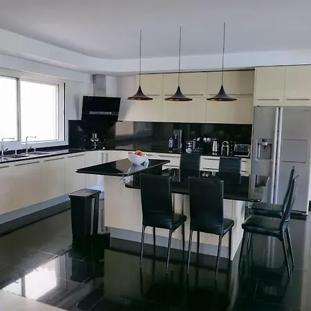 Stunning Private With Pool In Villa Antibes